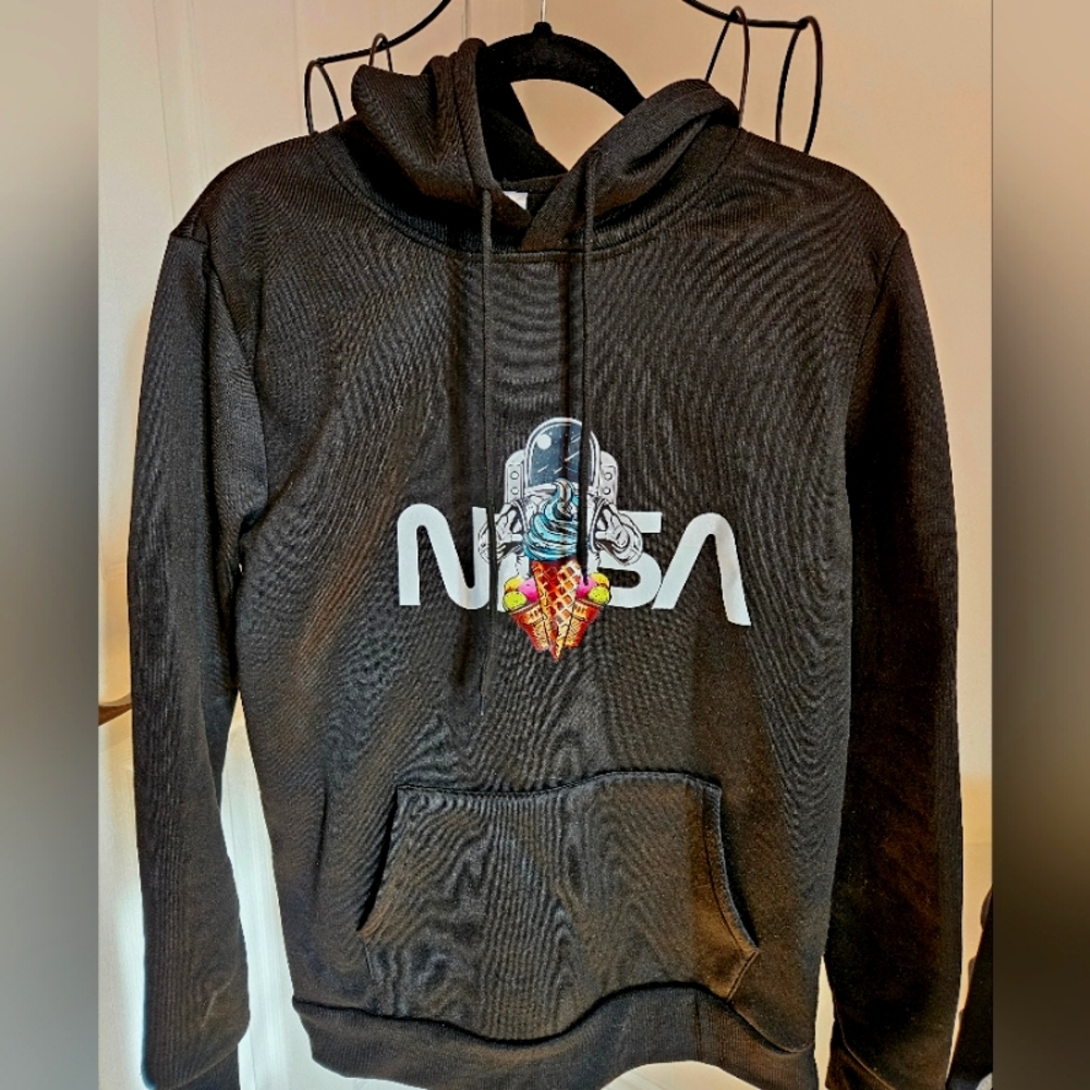 Astronaut hoodie‎